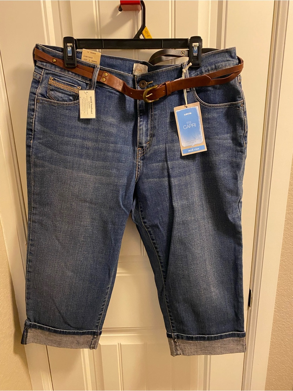 NWT Levis 515 Jeans Capri Length Stretch Blue Denim Capris Belt